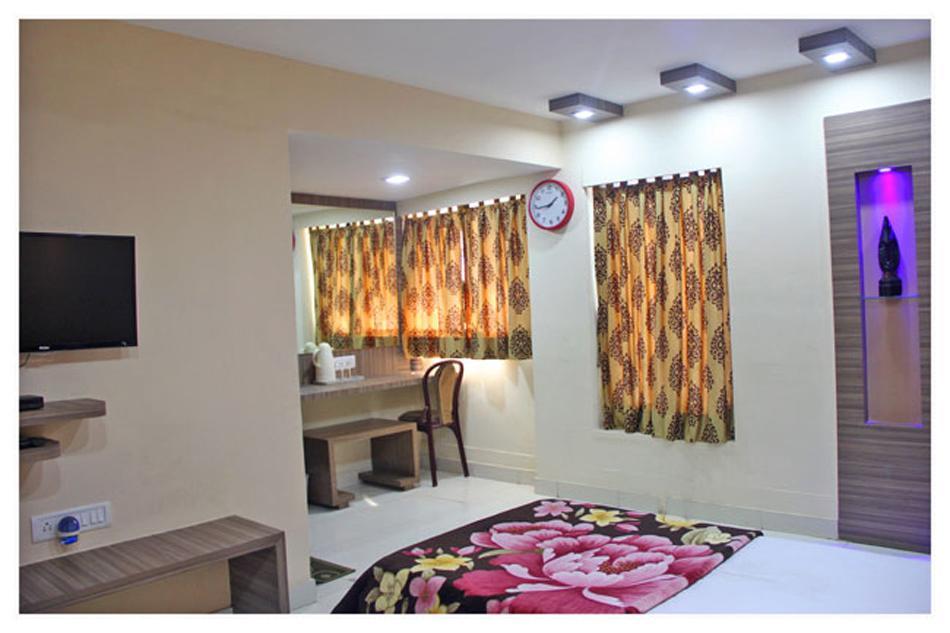 Neeranand Dalhousie- A Pure Vegetarian Hotel Kalkuta Zewnętrze zdjęcie