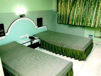Neeranand Dalhousie- A Pure Vegetarian Hotel Kalkuta Zewnętrze zdjęcie